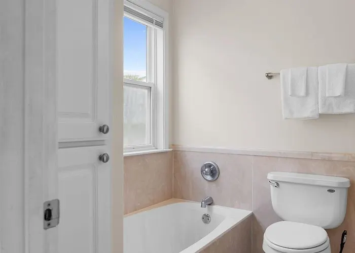 Apartment Spinnaker Pointe 2a