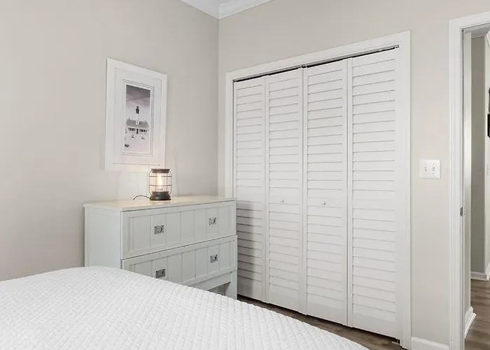Apartment Spinnaker Pointe 2a